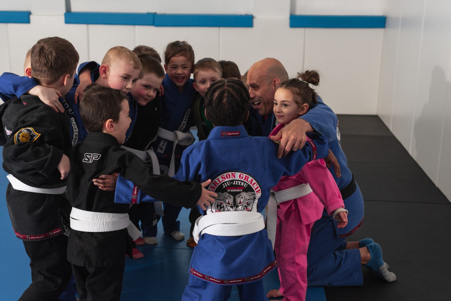 Kindergruppe mit Trainer Renato Germano